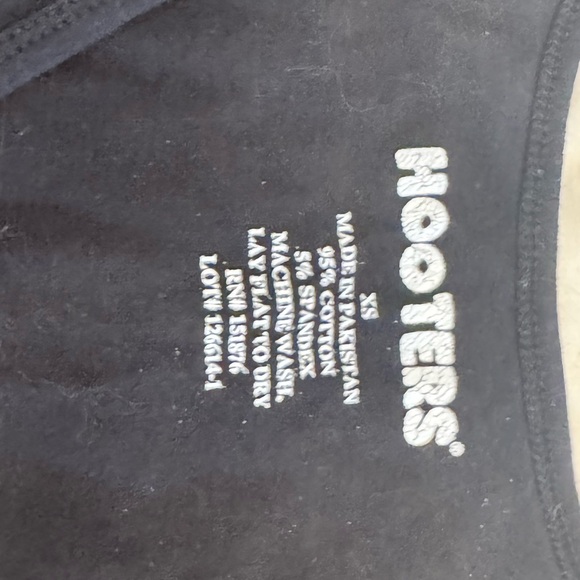 Hooters Black Tank Top - Picture 2 of 3